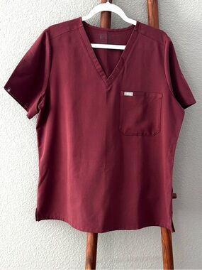 Figs Women’s Catarina Scrub Top - Dark Cherry XL